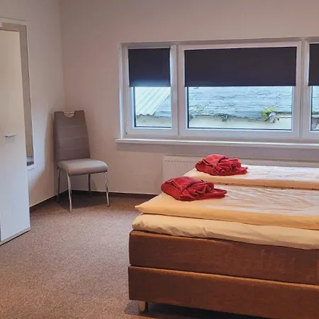 招待所 & Storchennest 3*